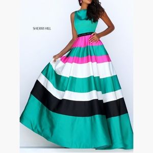 NWOT Sherri Hill gown size 0